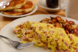 Breakfast Restaurant Photo: Ham Scrambled Eggs